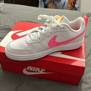 Nike sneakers size 6.5Y, used only once